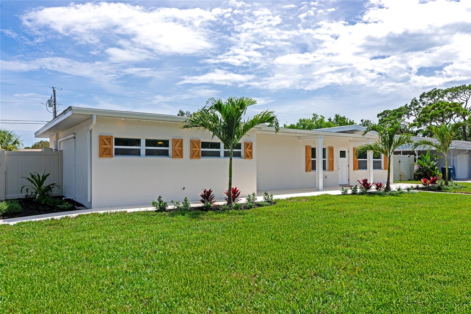 Image 2 of 66 For 4515 19th Avenue W