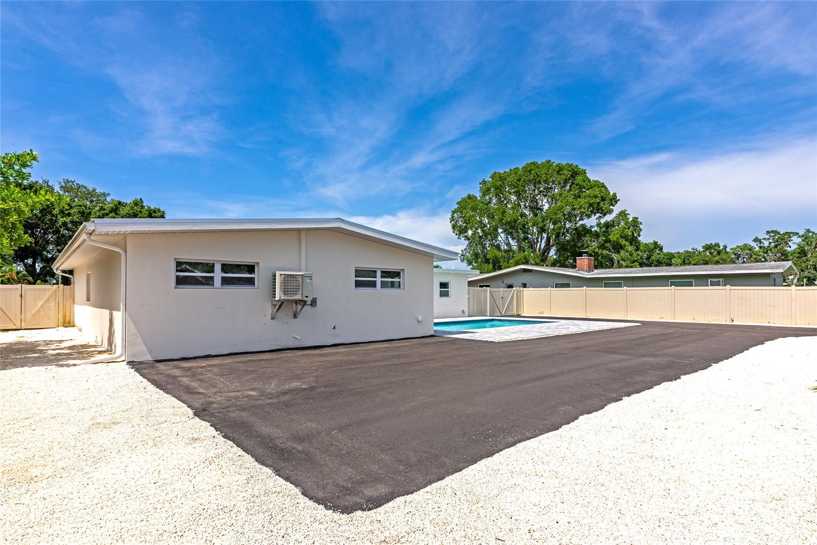 Image 28 of 66 For 4515 19th Avenue W