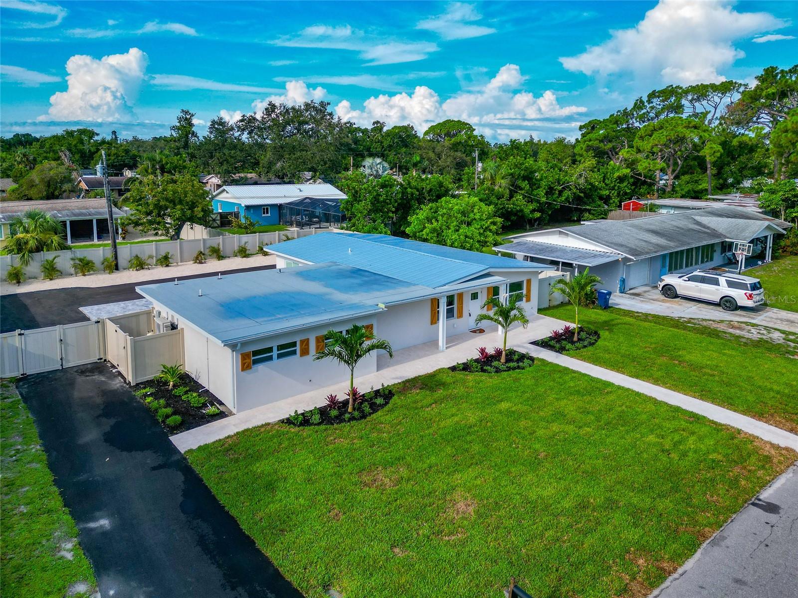 Image 33 of 66 For 4515 19th Avenue W