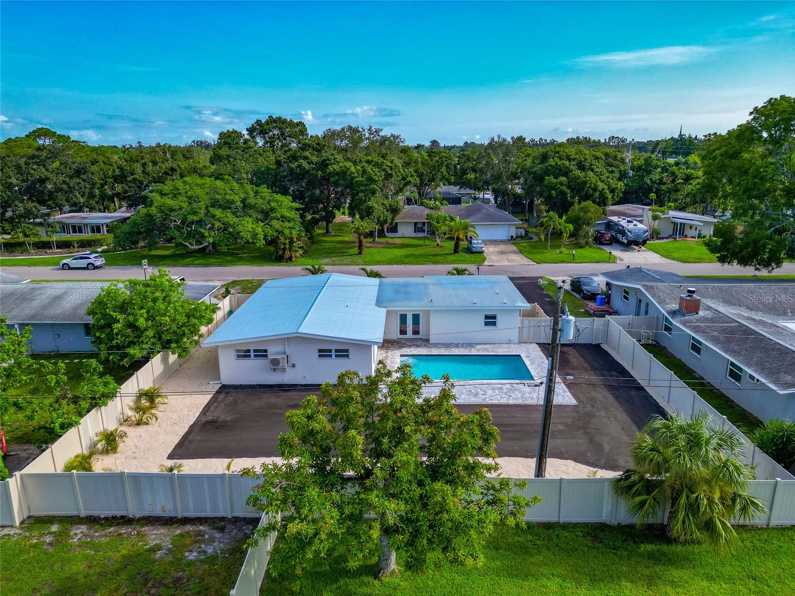 Image 37 of 66 For 4515 19th Avenue W