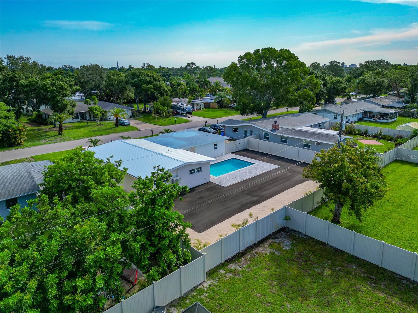 Image 38 of 66 For 4515 19th Avenue W