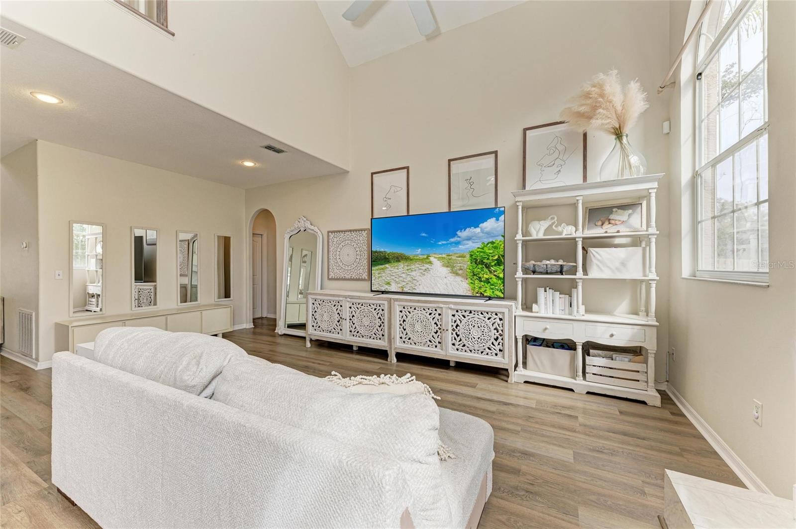 Image 10 of 42 For 1302 Carissa Court