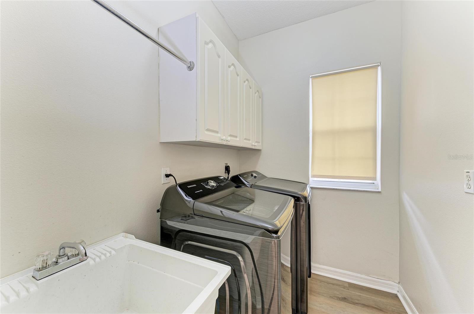 Image 36 of 42 For 1302 Carissa Court