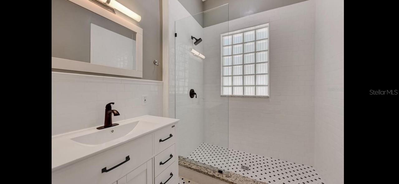 Image 5 of 11 For 1513 Palmetto Lane