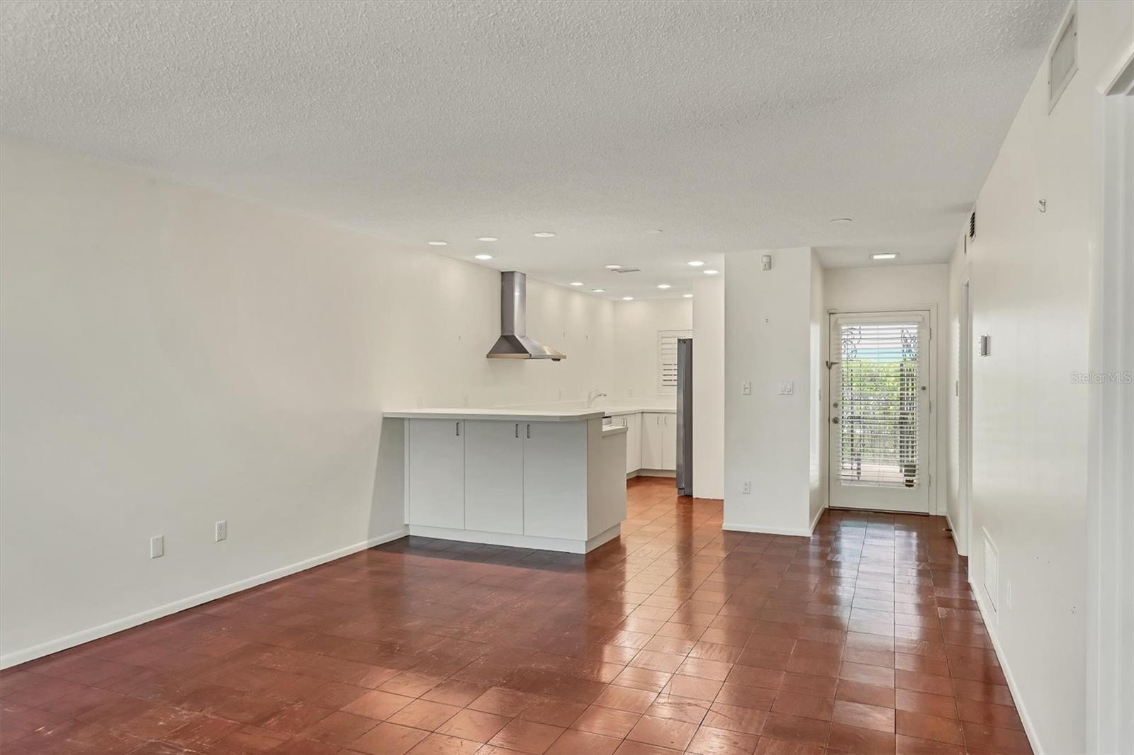 Image 13 of 28 For 301 Gulfstream Avenue 103