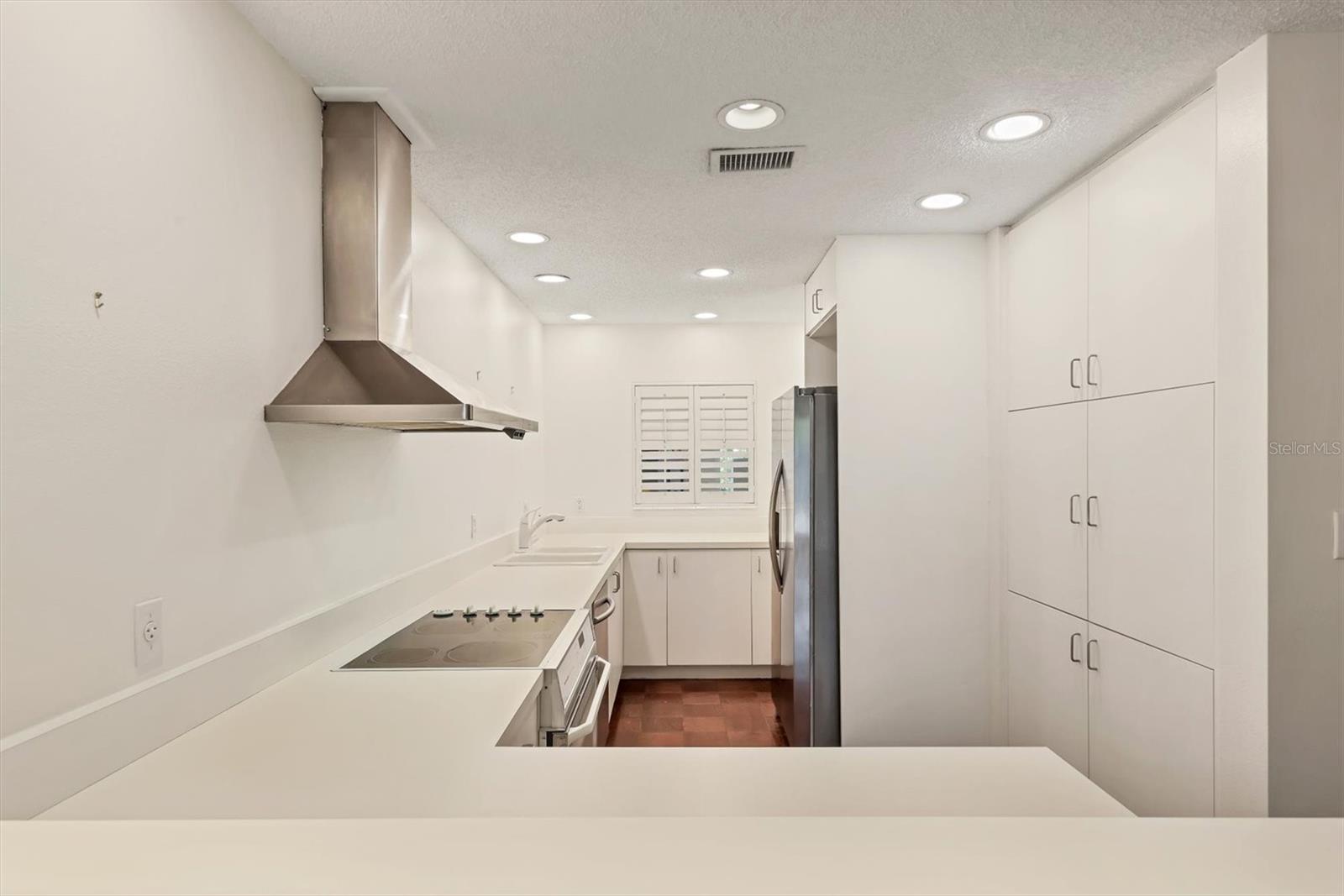 Image 17 of 28 For 301 Gulfstream Avenue 103