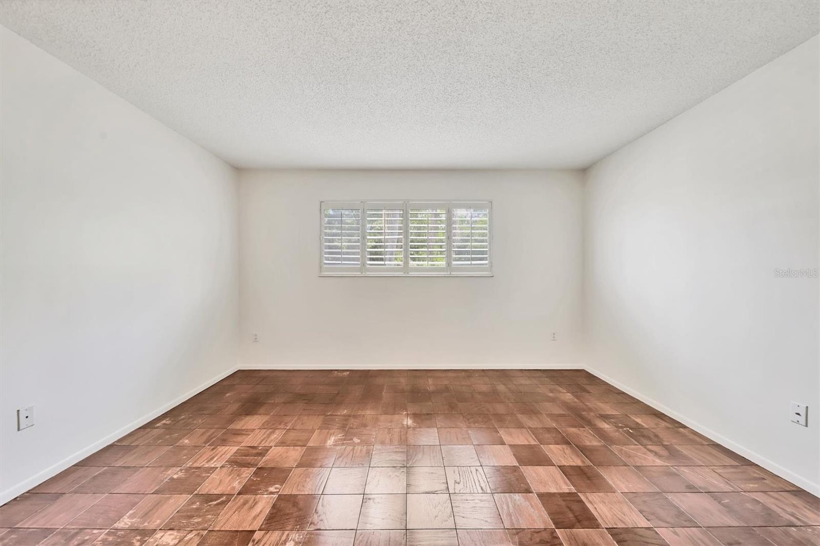 Image 20 of 28 For 301 Gulfstream Avenue 103