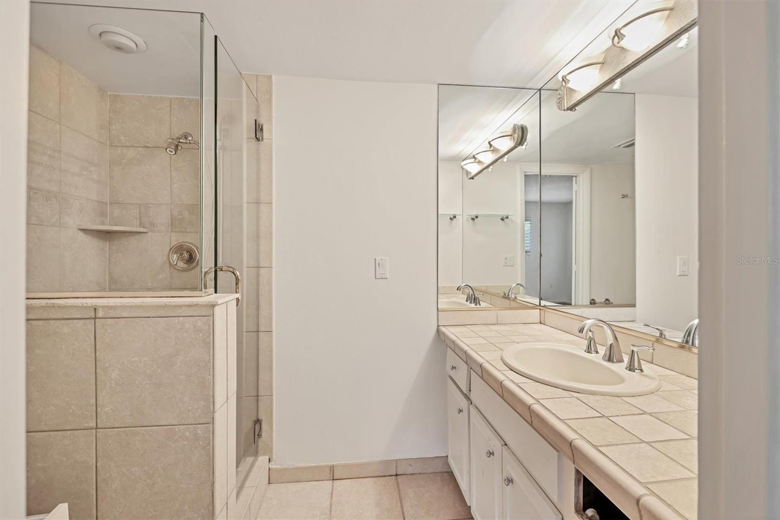 Image 22 of 28 For 301 Gulfstream Avenue 103