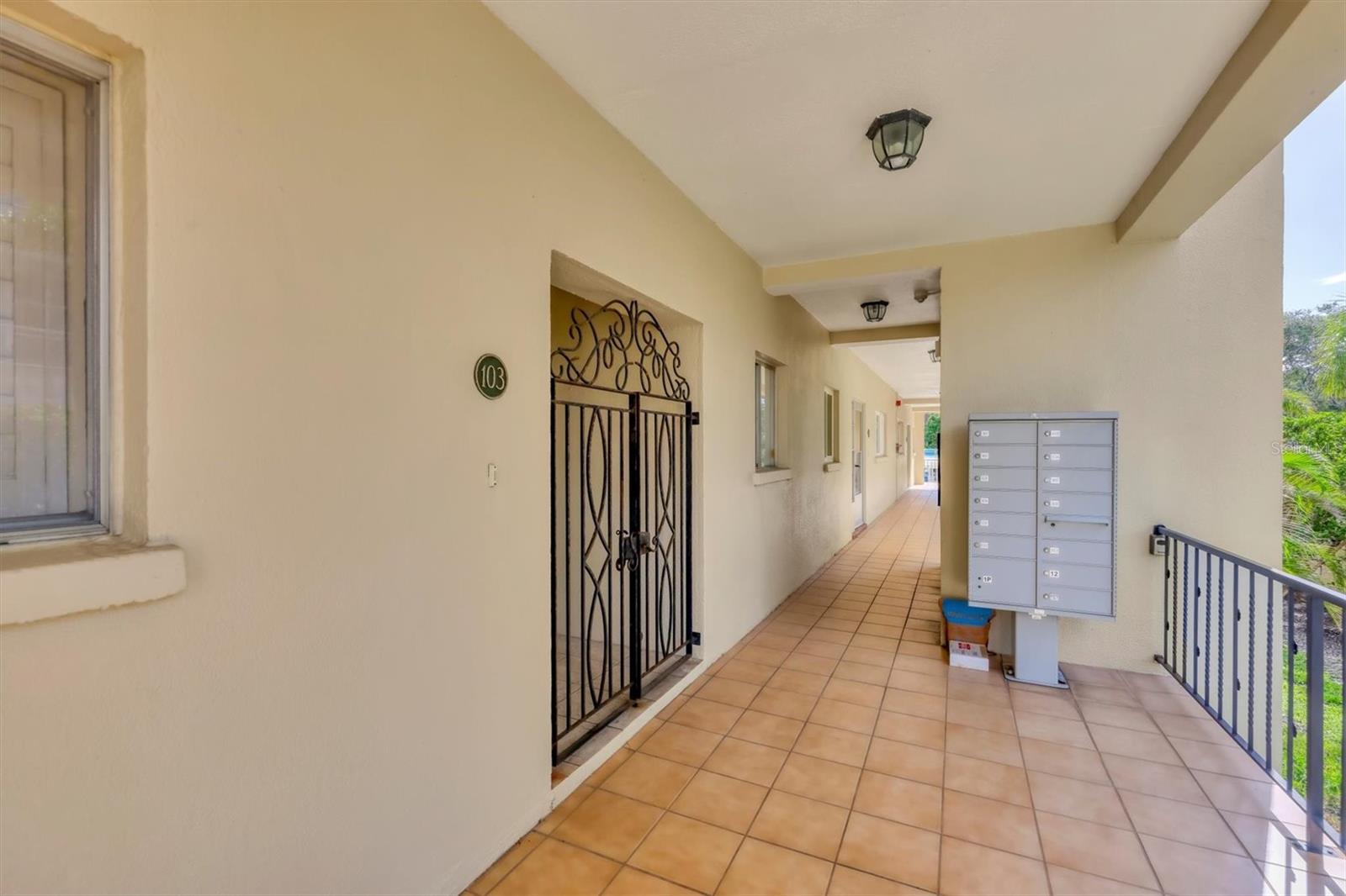 Image 3 of 28 For 301 Gulfstream Avenue 103
