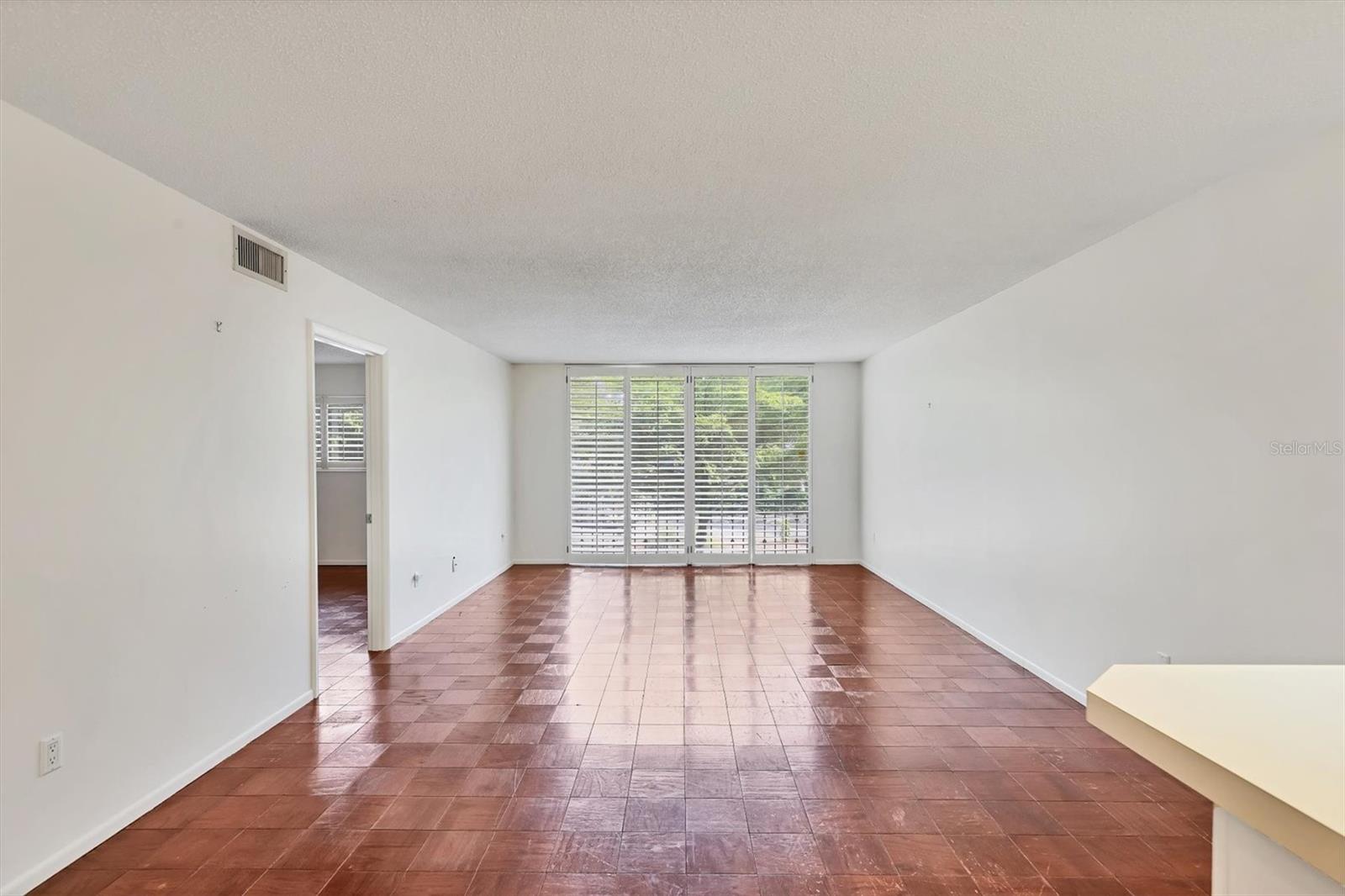 Image 5 of 28 For 301 Gulfstream Avenue 103