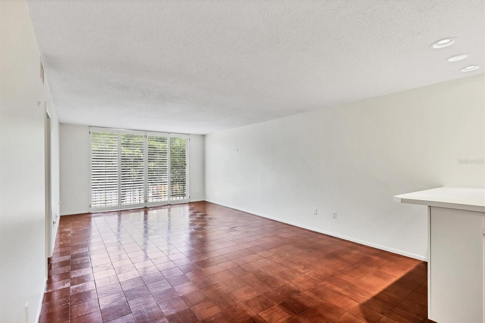 Image 6 of 28 For 301 Gulfstream Avenue 103