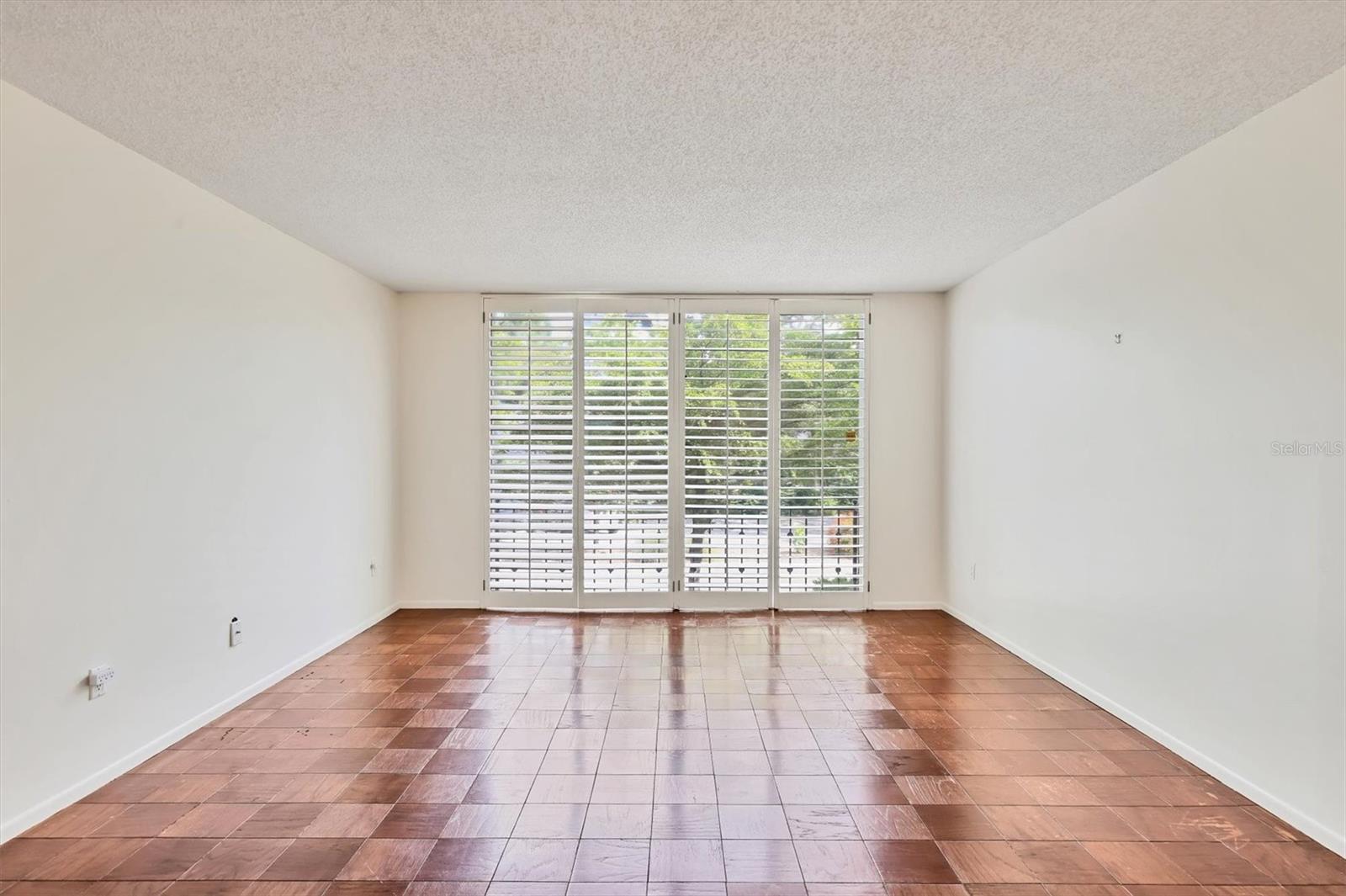 Image 9 of 28 For 301 Gulfstream Avenue 103