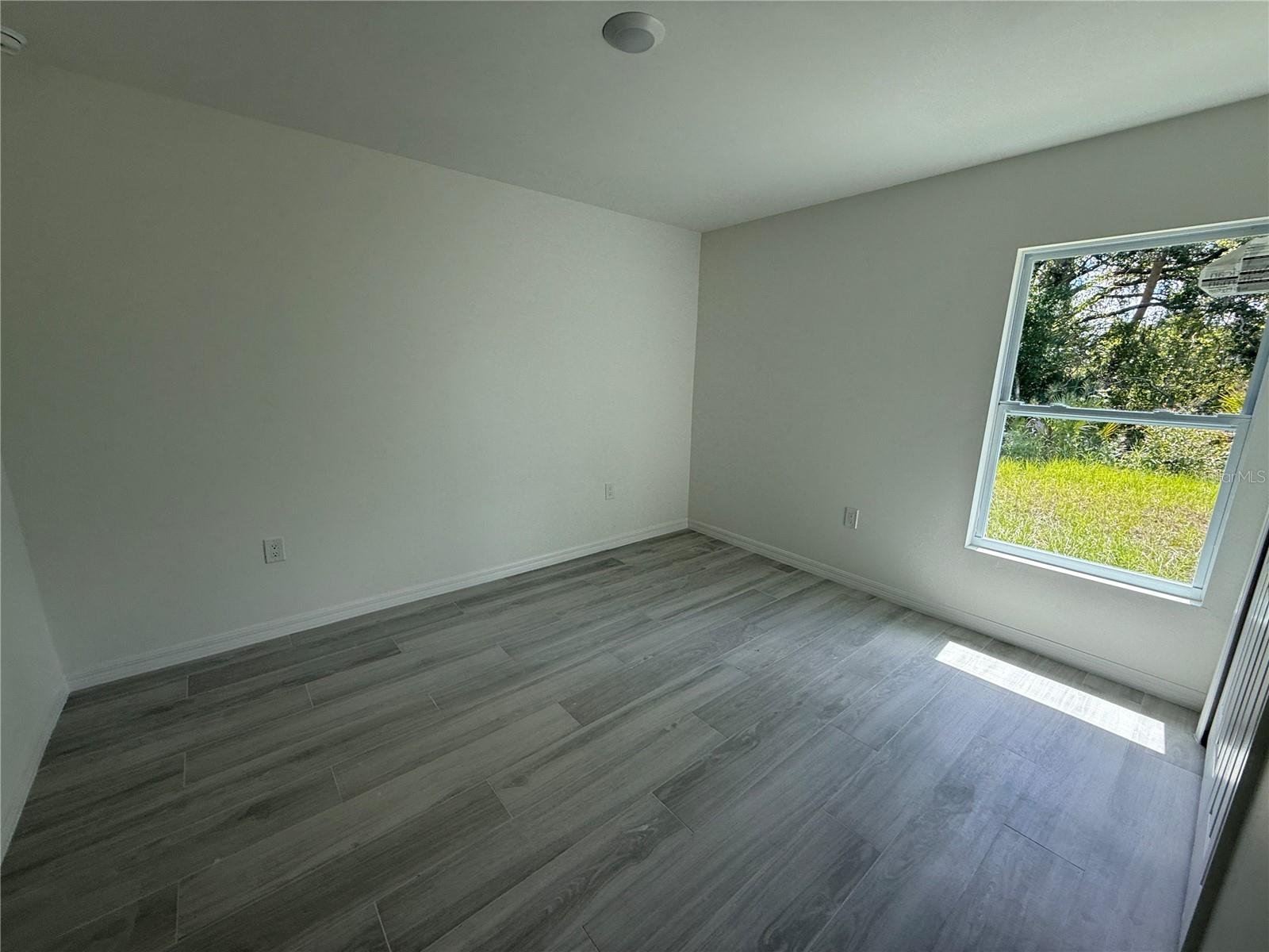 Image 8 of 15 For 3068 Oporto Street