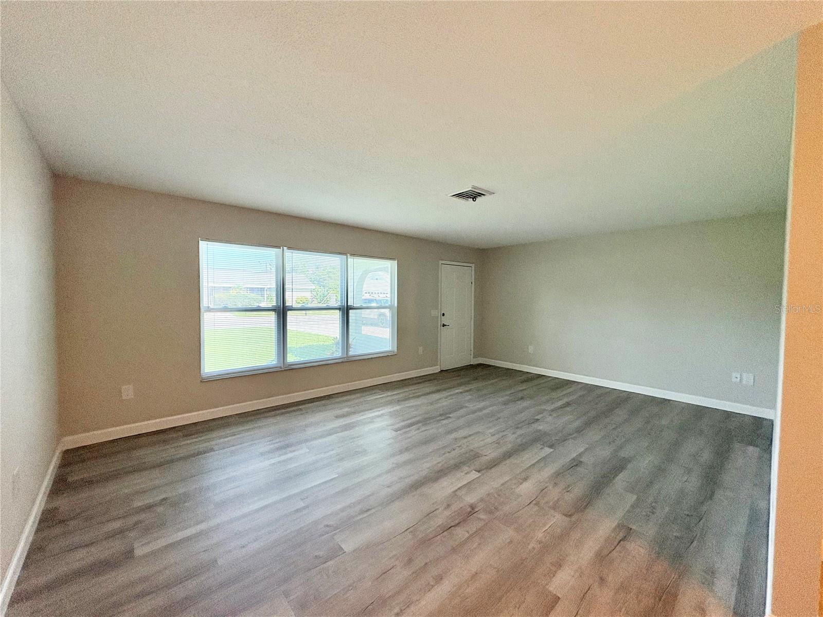 Image 4 of 29 For 3126 Shamrock Drive