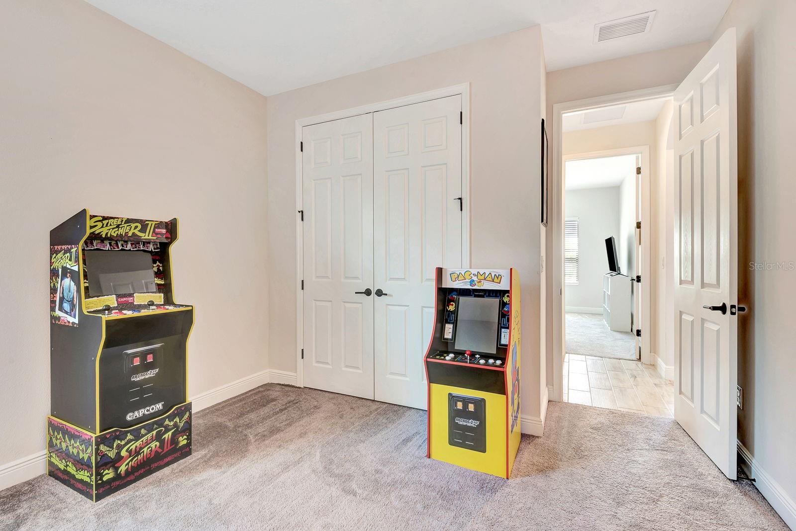Image 15 of 62 For 9215 Isabella Circle