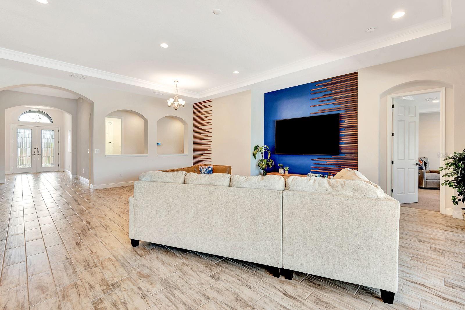 Image 25 of 62 For 9215 Isabella Circle