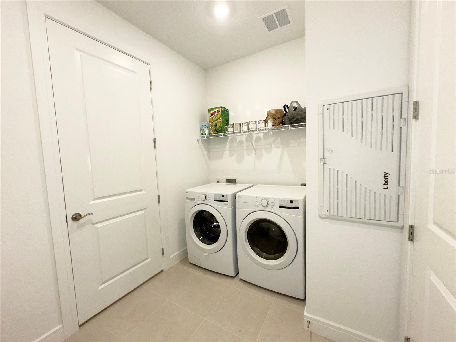 Image 21 of 24 For 10011 Longmeadow Avenue