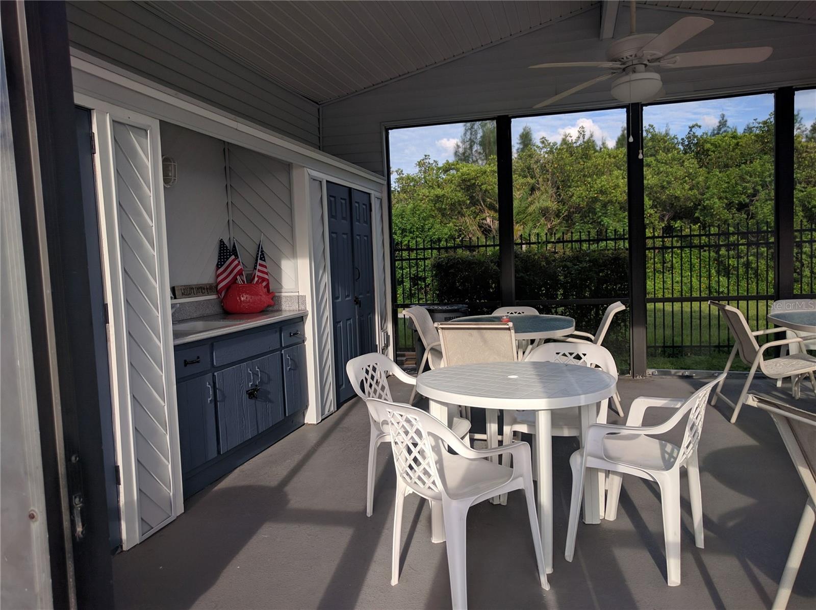 Image 36 of 49 For 515 Leffingwell Avenue 109