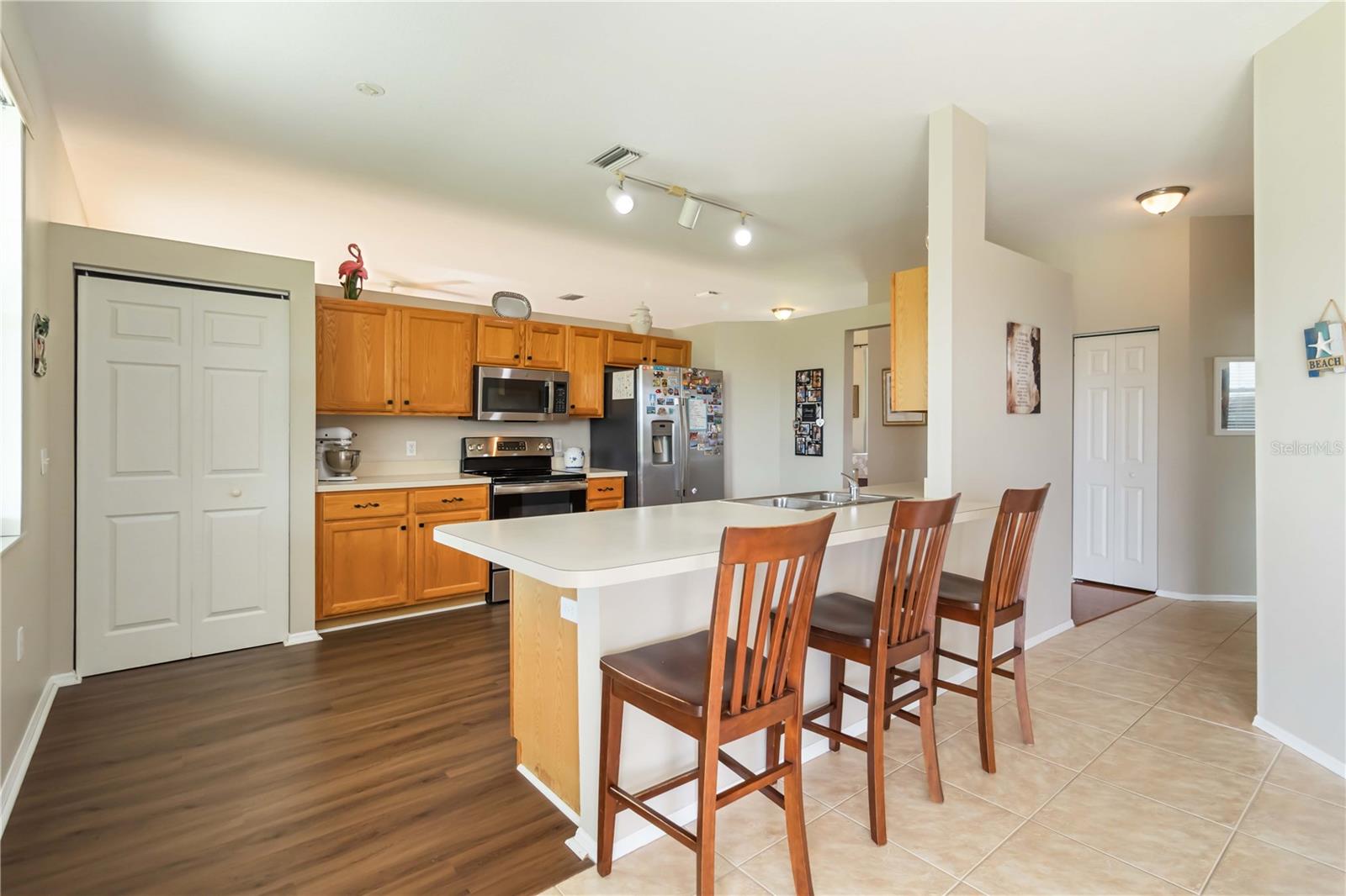 Image 11 of 37 For 9410 71st Avenue E