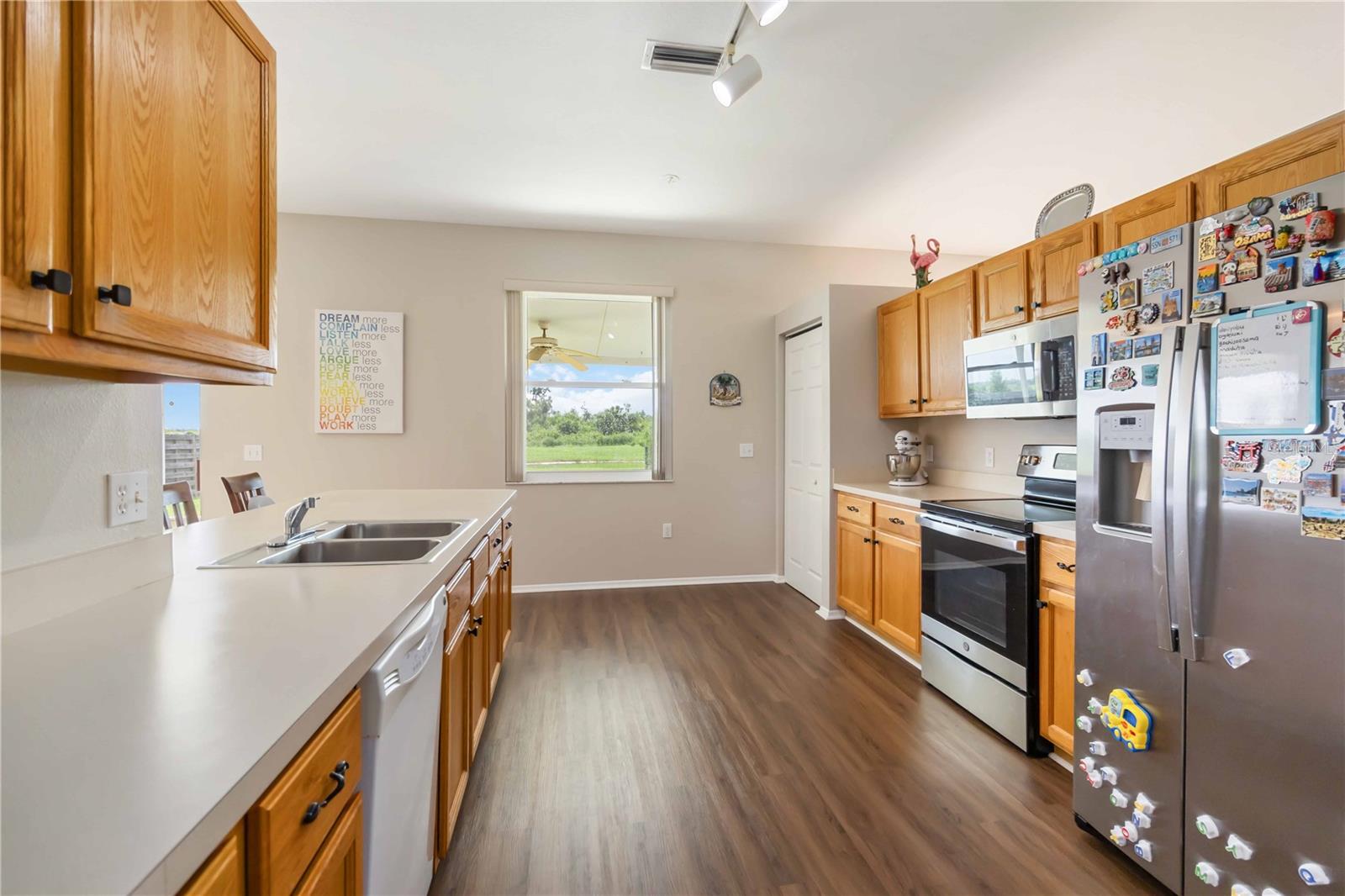 Image 9 of 37 For 9410 71st Avenue E