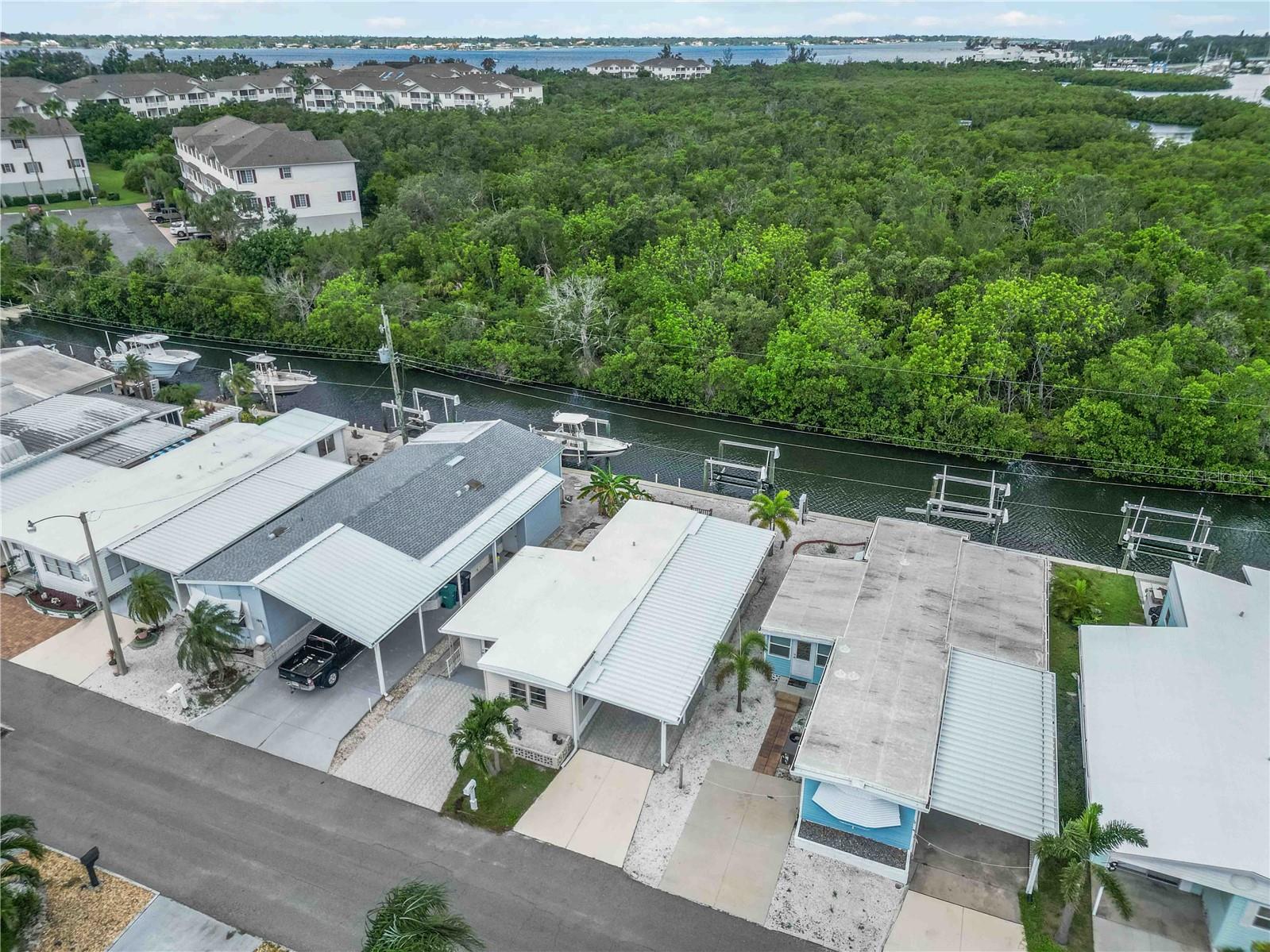 Image 45 of 68 For 190 Bimini Drive