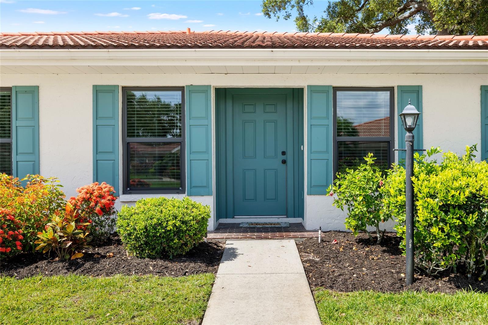 Image 12 of 44 For 5017 Vivienda Way 29