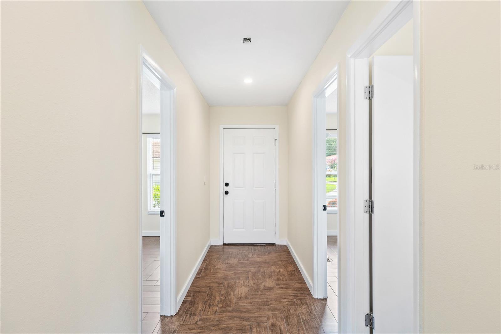 Image 13 of 44 For 5017 Vivienda Way 29