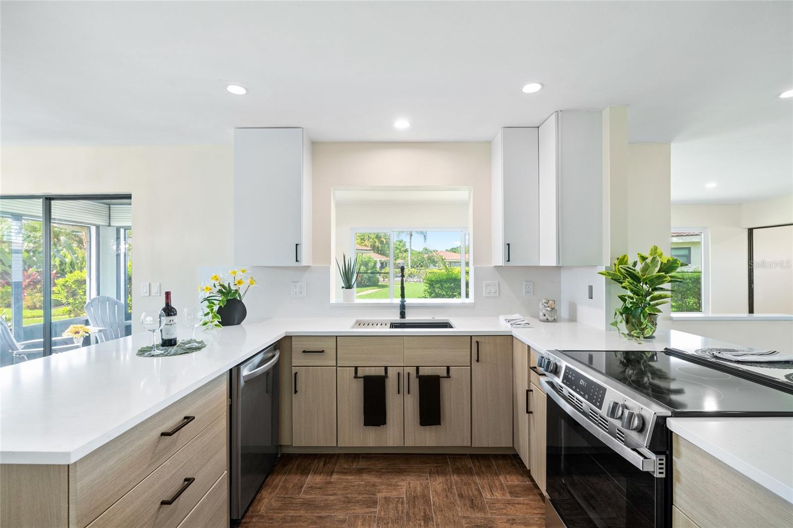 Image 14 of 44 For 5017 Vivienda Way 29