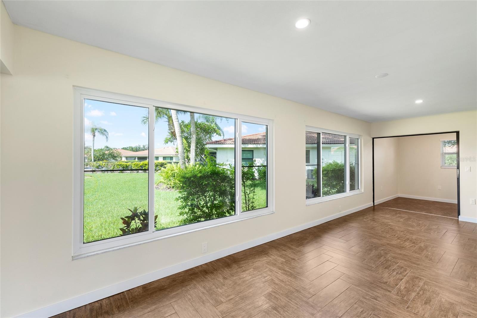 Image 22 of 44 For 5017 Vivienda Way 29