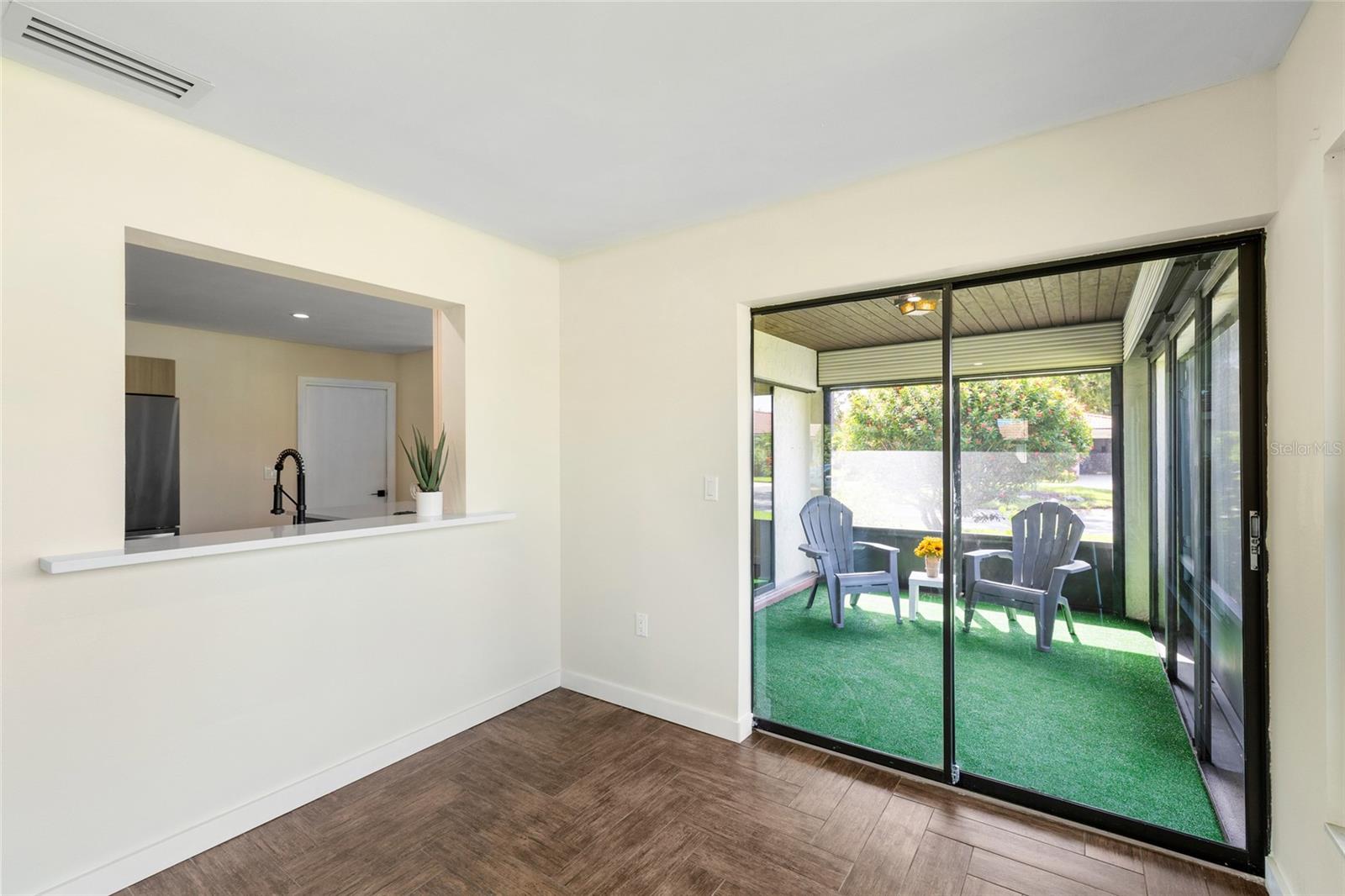 Image 23 of 44 For 5017 Vivienda Way 29