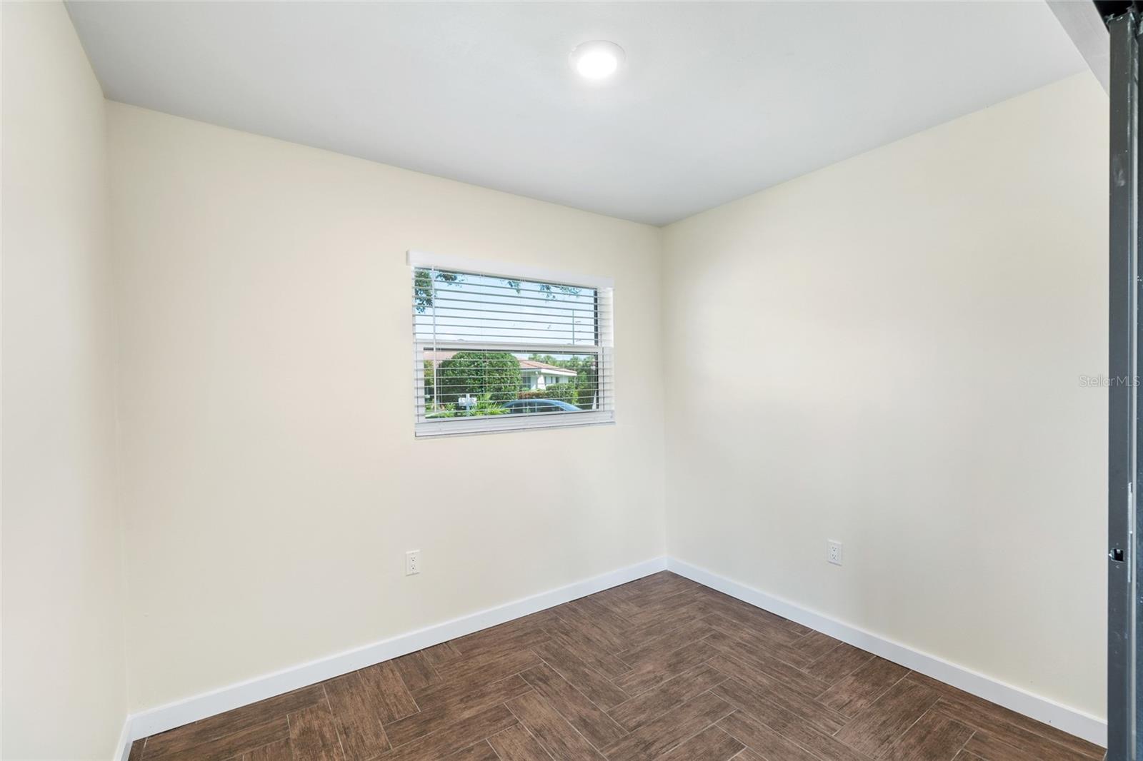 Image 29 of 44 For 5017 Vivienda Way 29