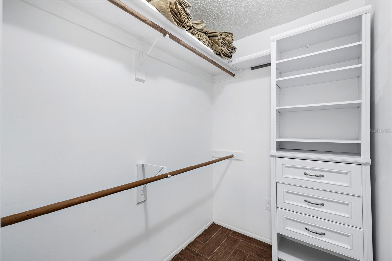 Image 32 of 44 For 5017 Vivienda Way 29