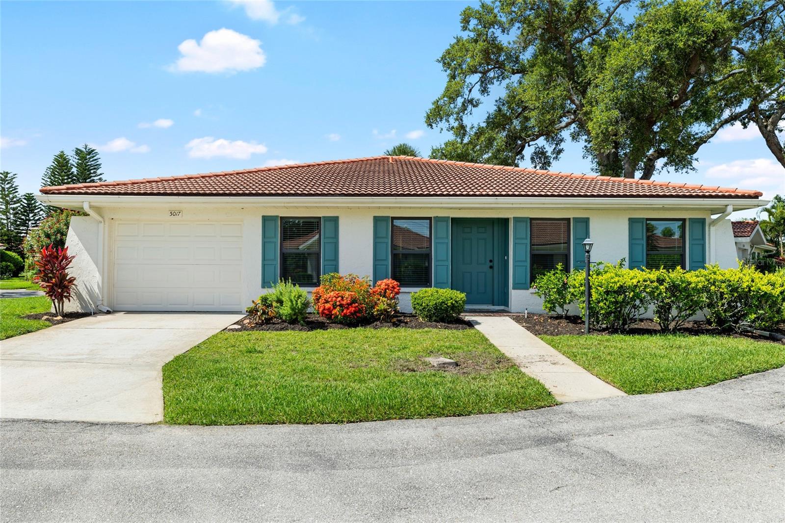 Image 4 of 44 For 5017 Vivienda Way 29