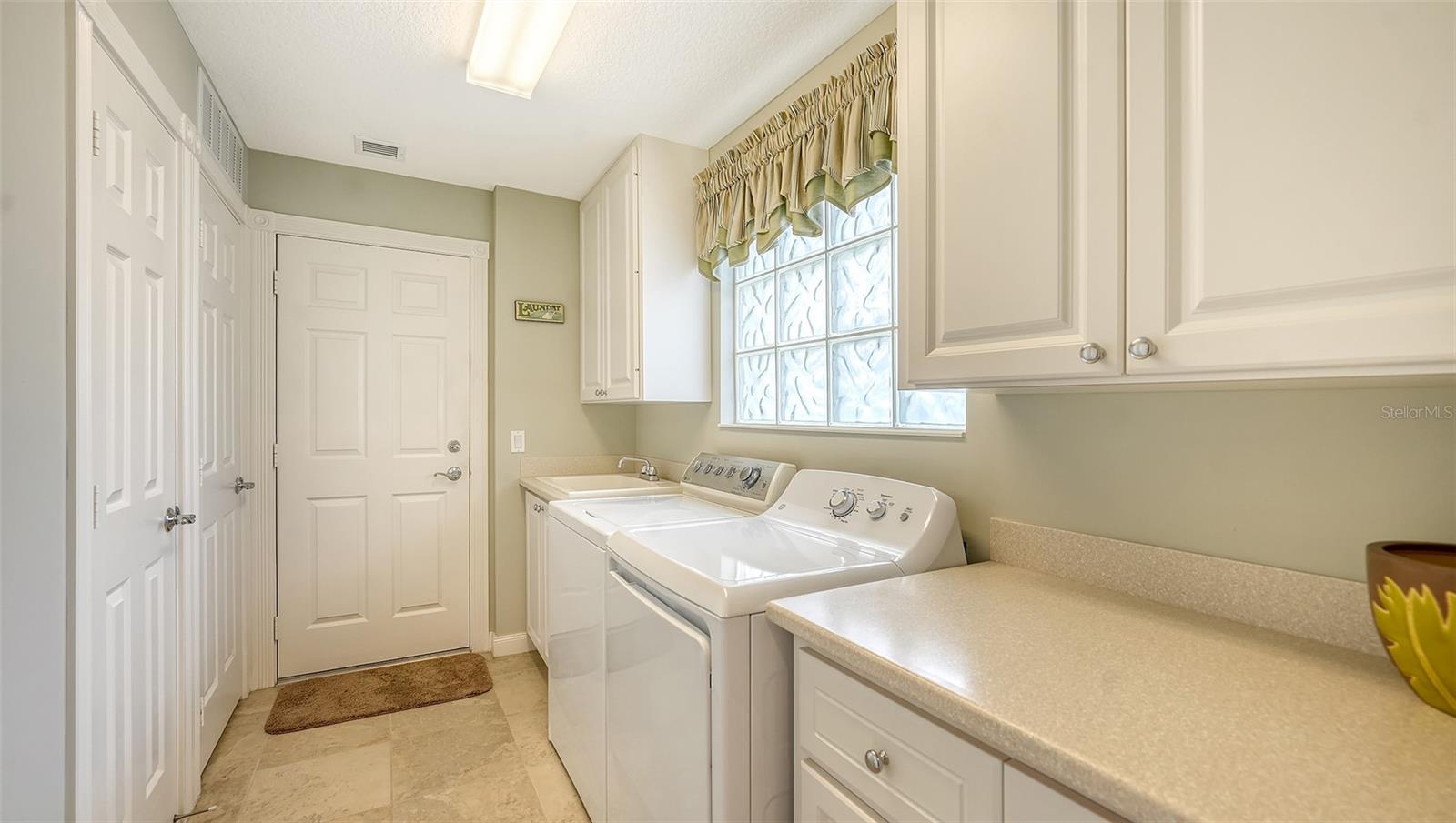 Image 30 of 88 For 6057 Erice Street