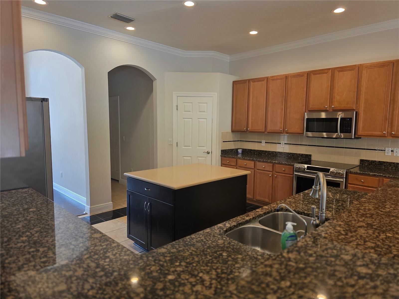 Image 8 of 24 For 2705 Coastal Range Way