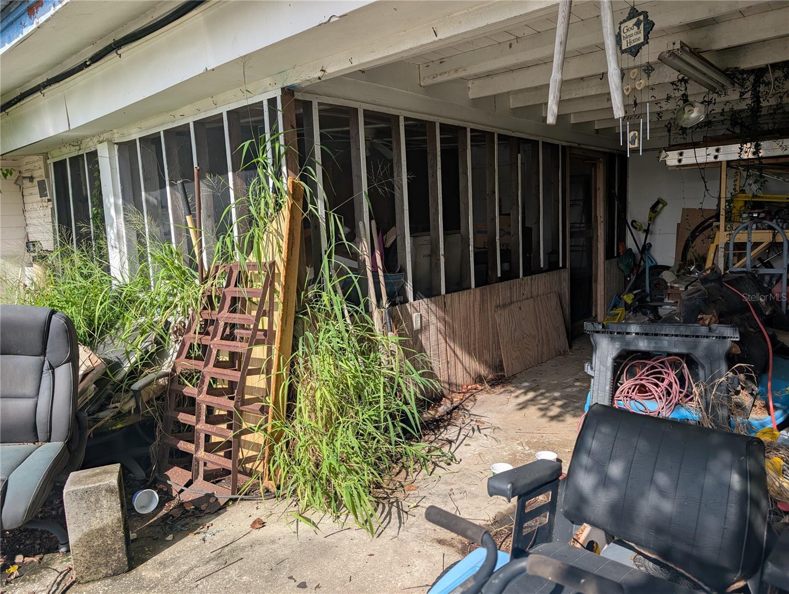 Image 3 of 17 For 318 Magnolia Avenue