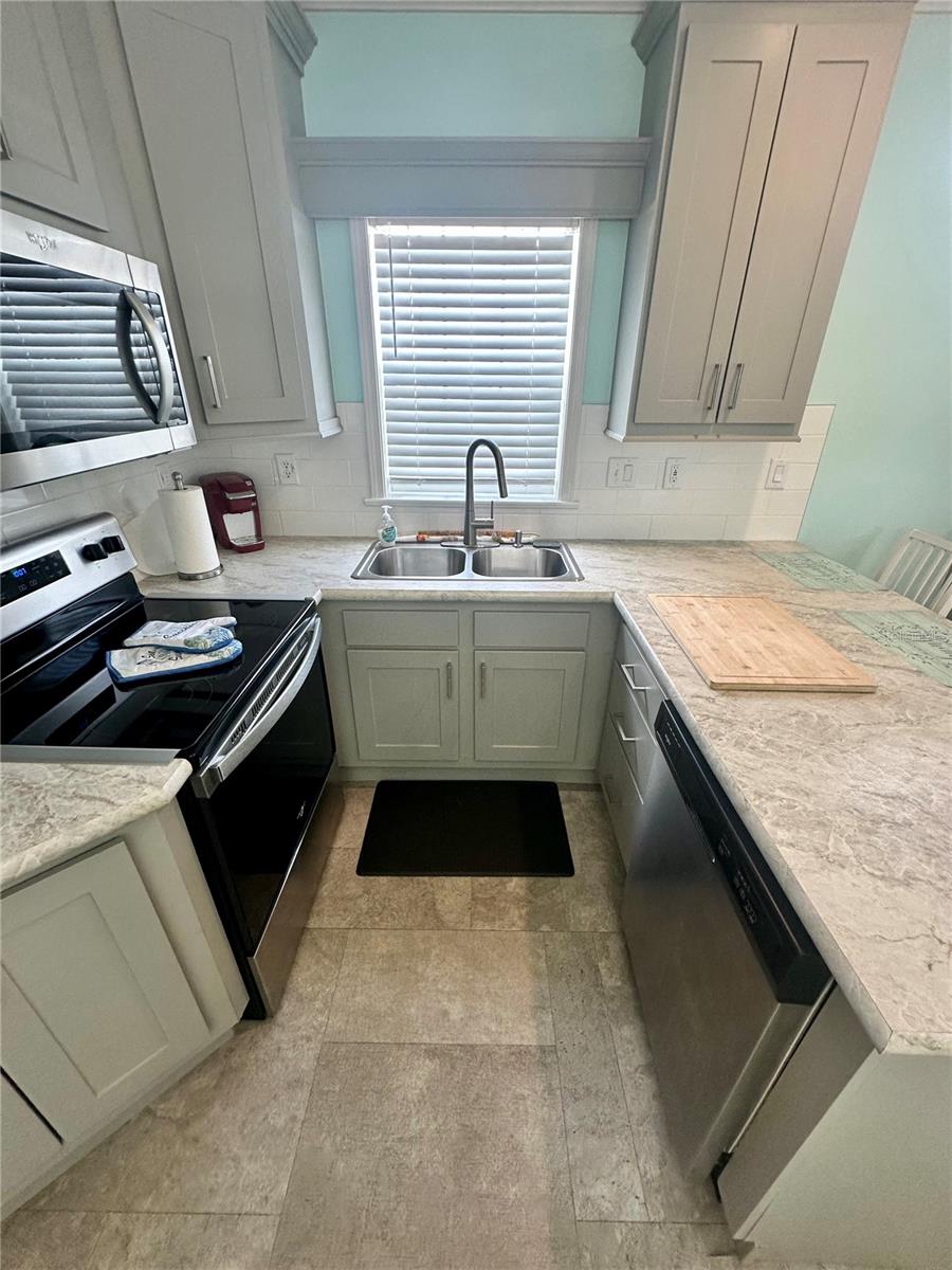 Image 15 of 42 For 2018 Florida Boulevard