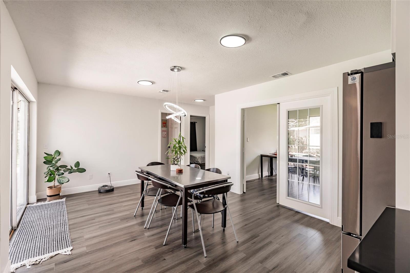 Image 18 of 57 For 5913 Untermeyer Court