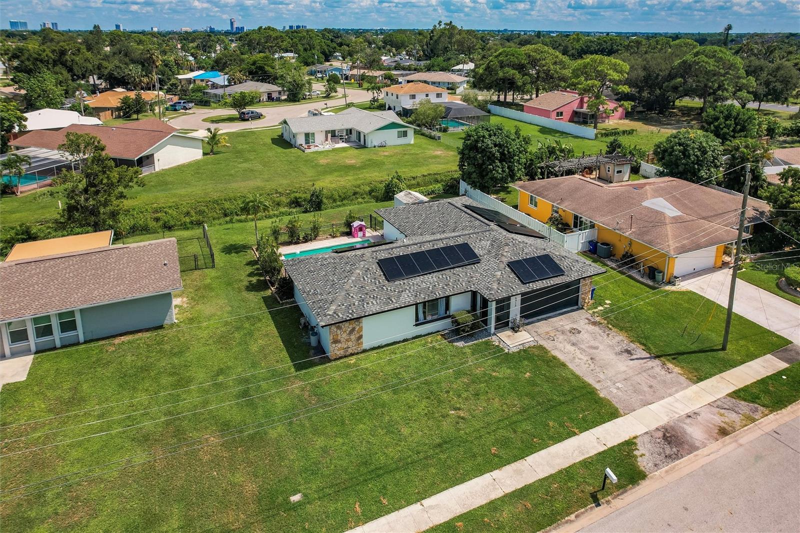 Image 4 of 57 For 5913 Untermeyer Court