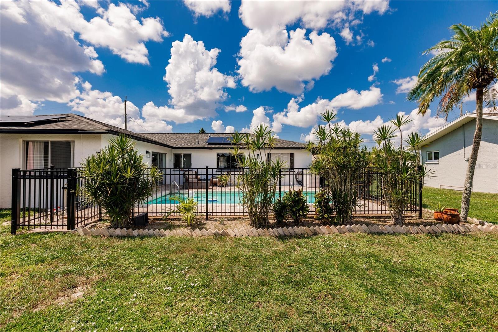 Image 43 of 57 For 5913 Untermeyer Court