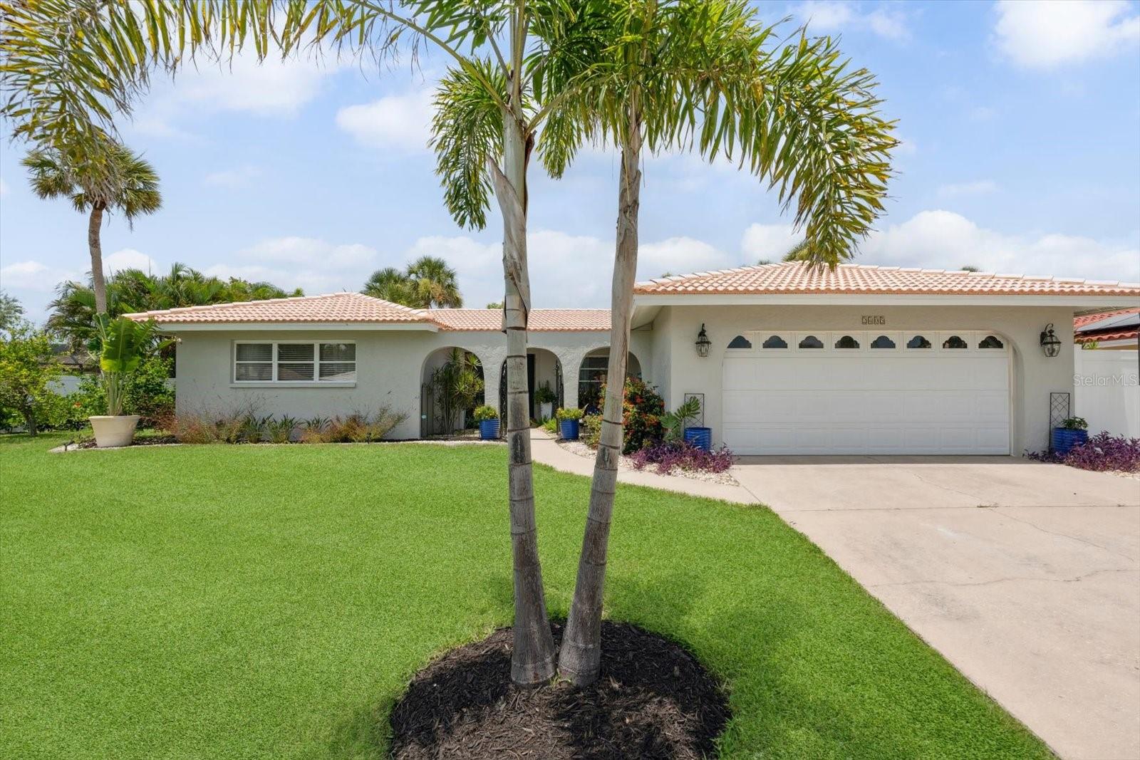 Details for 2405 Cardwell Way, SARASOTA, FL 34231