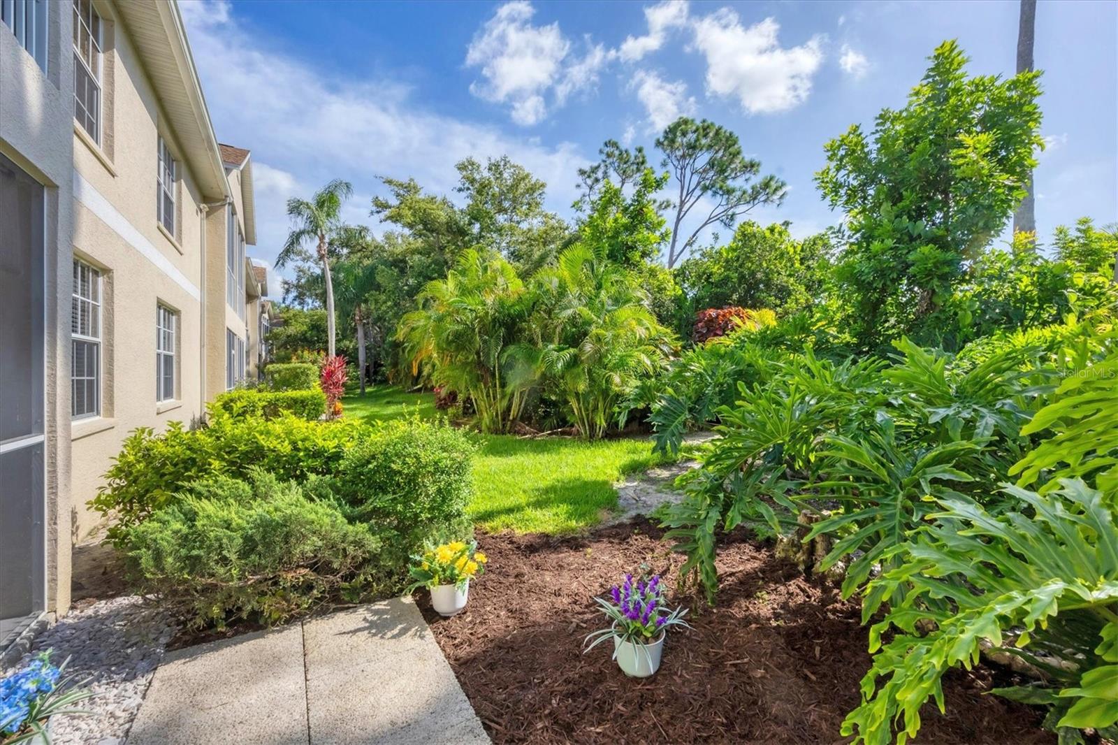 Image 30 of 44 For 8335 Glenrose Way 1513