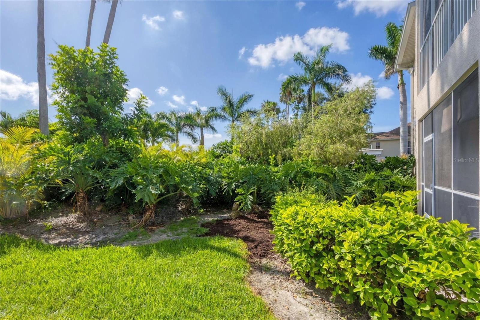 Image 31 of 44 For 8335 Glenrose Way 1513