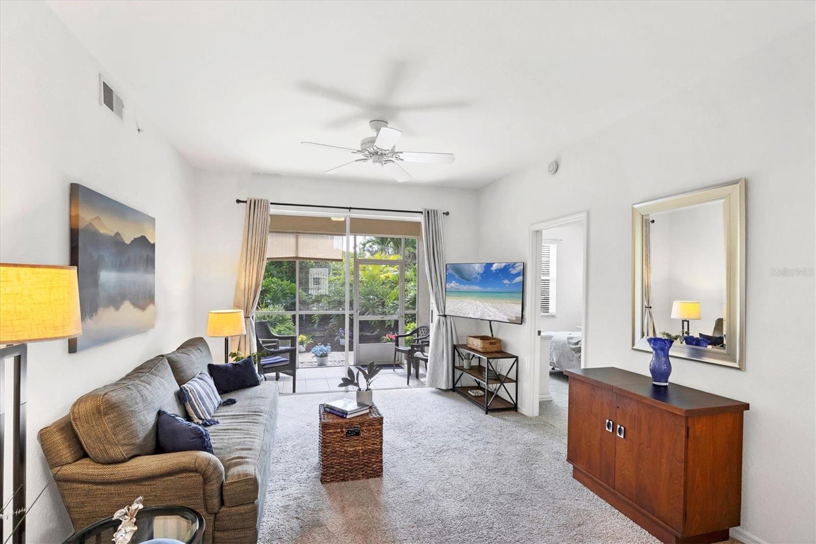 Image 5 of 44 For 8335 Glenrose Way 1513
