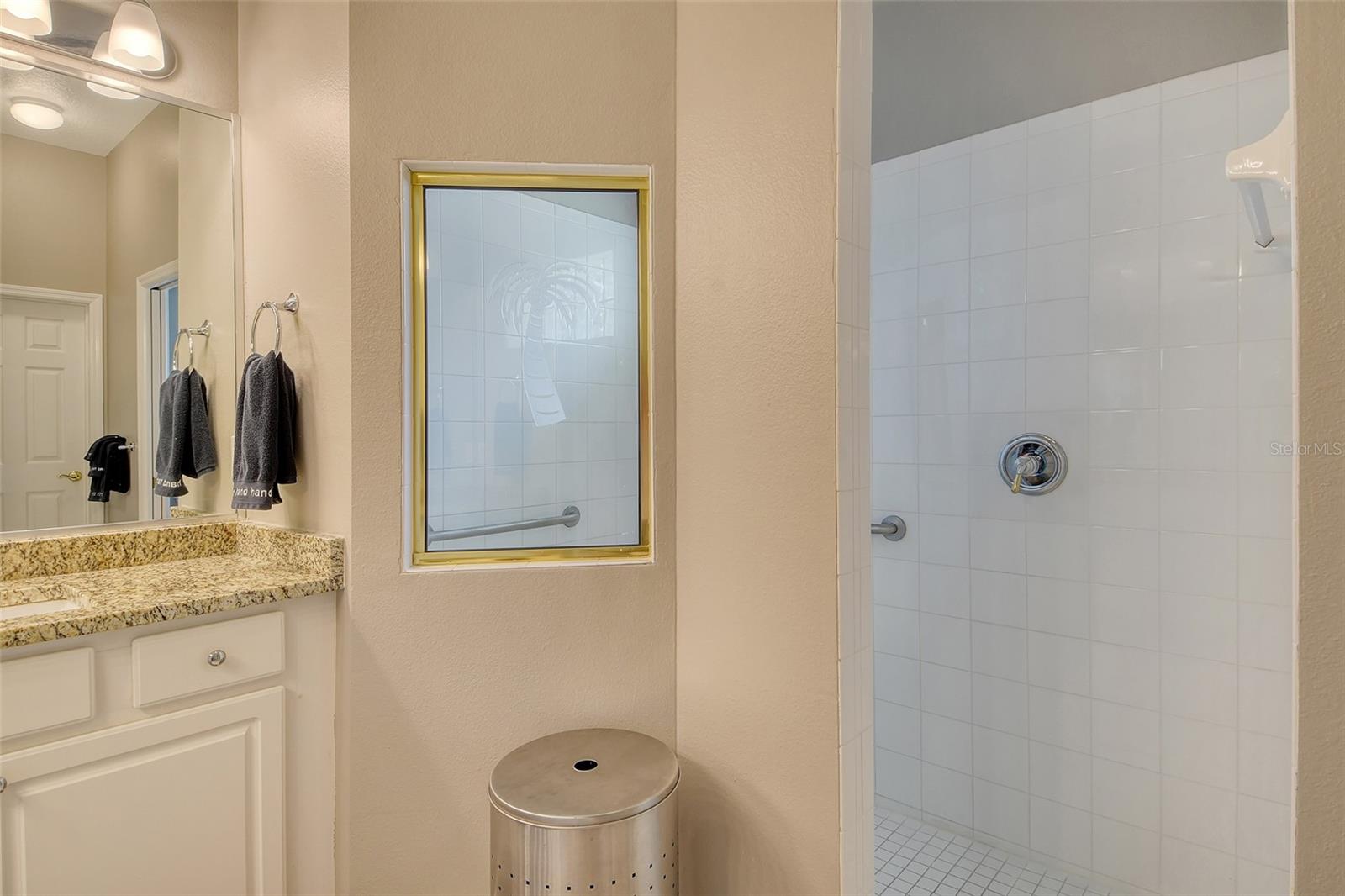 Image 19 of 30 For 5162 Highbury Circle