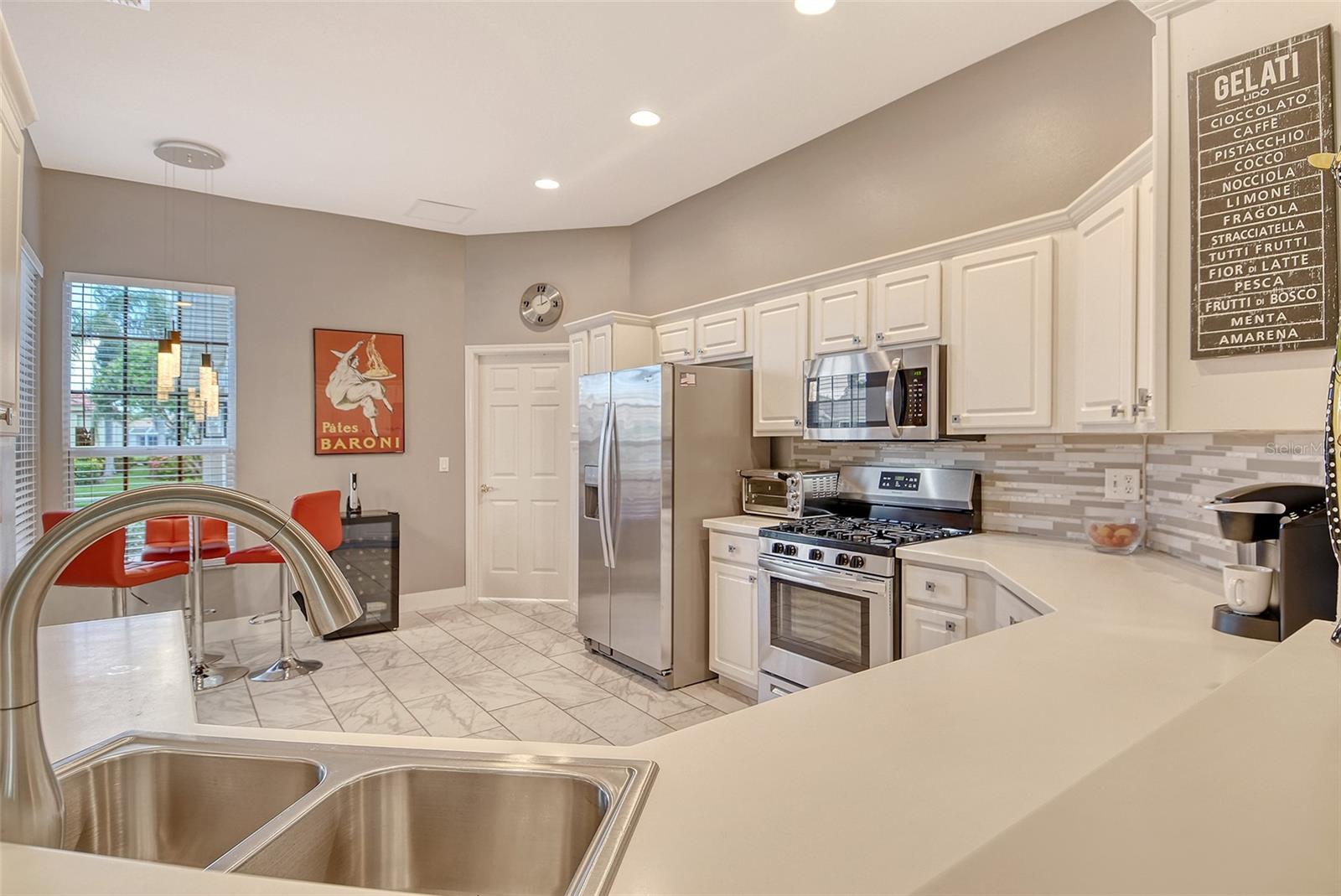 Image 8 of 30 For 5162 Highbury Circle