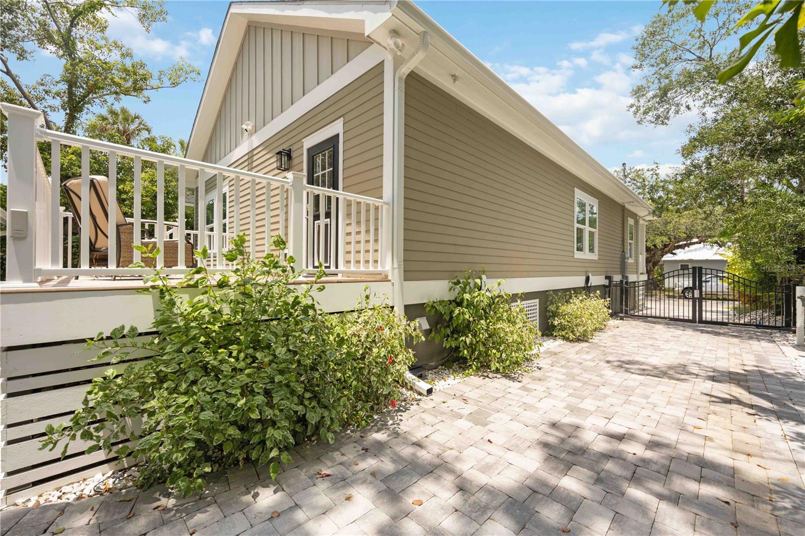 Image 17 of 46 For 1623 8th Avenue W