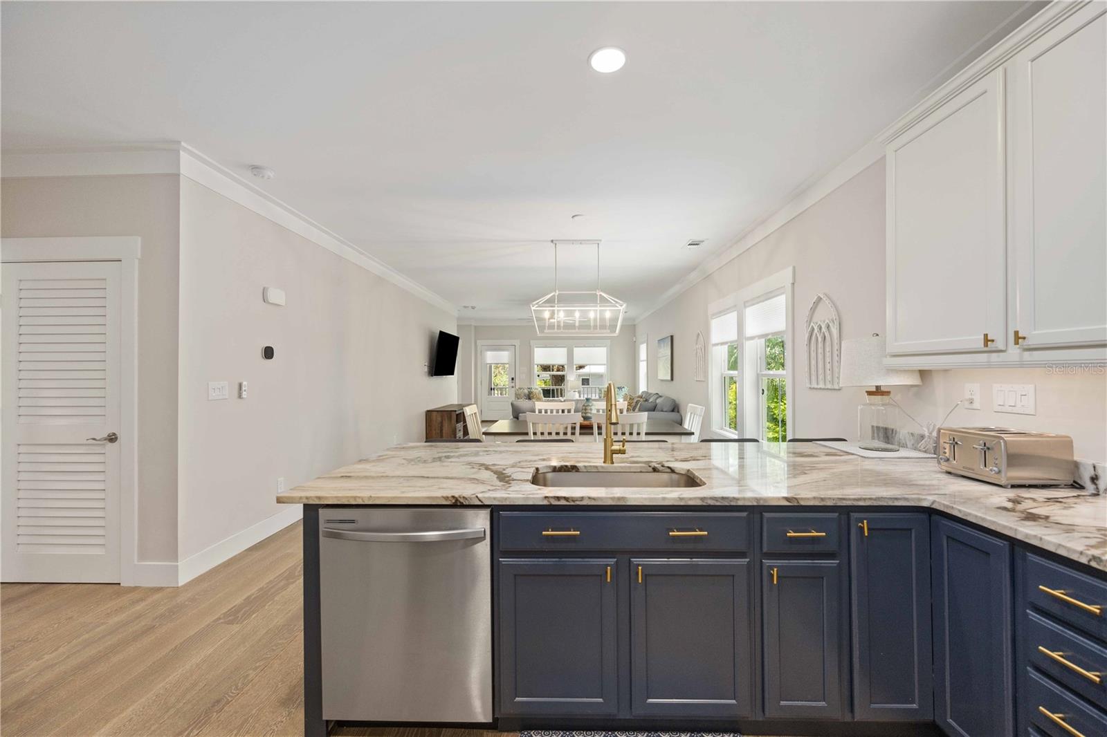 Image 8 of 46 For 1623 8th Avenue W