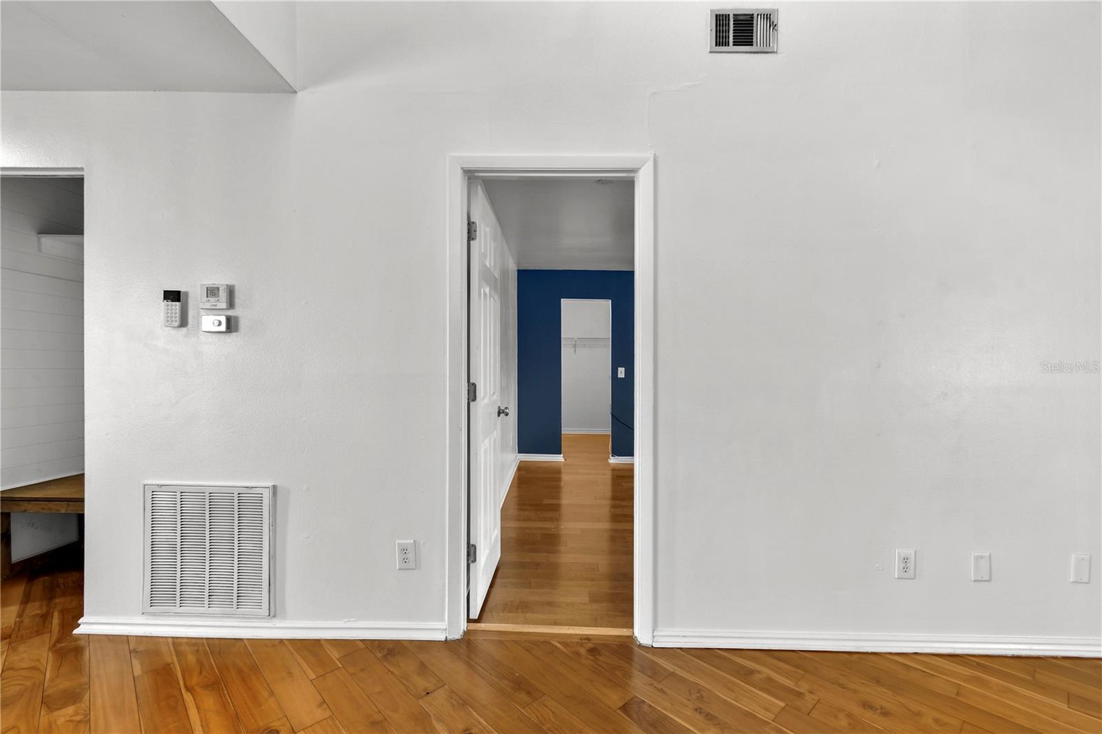 Image 40 of 87 For 354 Willow Lane
