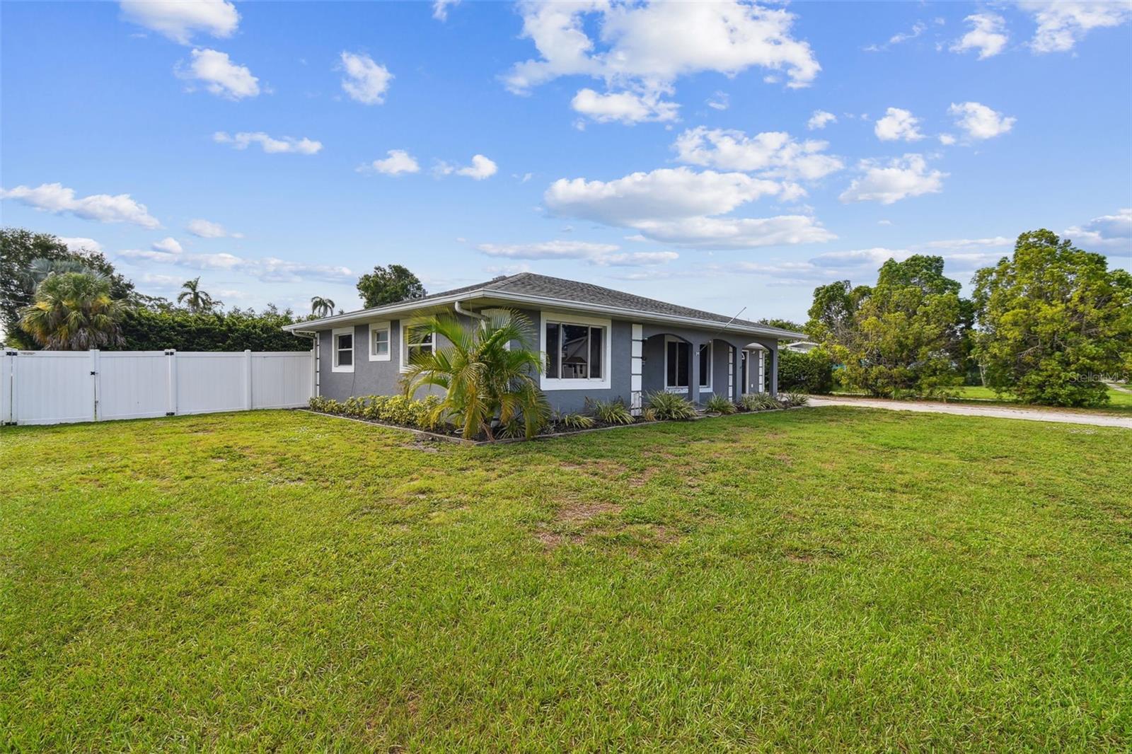 Details for 303 45th St W, BRADENTON, FL 34209